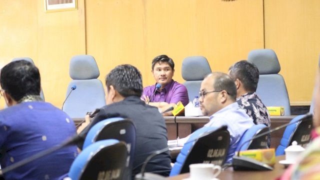 Rapat Kerja Badan Anggaran DPRD Kota Makassar, Selasa (25/09/2018).