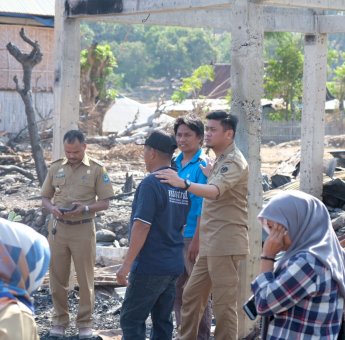 Bupati Gowa Kunjungi Korban Kebakaran di Biringbulu