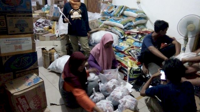 Begini Aktivitas Tim Relawan Kemanusiaan FTI UMI di Palu