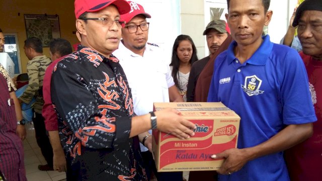 Di Lokasi Kebakaran, Danny Imbau Mobil Jaga Kota Siaga 24 Jam