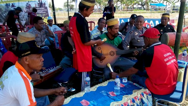 “Oni-Oni Toriolo” Iringi Pembukaan Adu Ketangkasan Motor Taksi Gabah di Soppeng