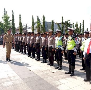 Adnan Purichta Pimpin Apel Gelar Pasukan Pengamanan Pilkades Serentak