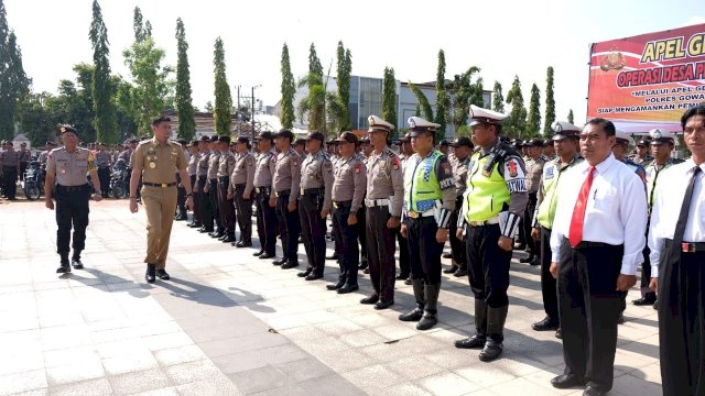 Adnan Purichta Pimpin Apel Gelar Pasukan Pengamanan Pilkades Serentak