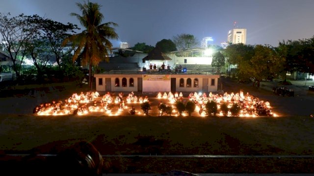Mahasiswa Sulteng di Makassar Nyalakan 1.000 Lilin Untuk Korban Bencana