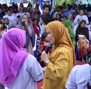 Ratusan Warga Rusunawa Sambut Kedatangan Aliyah Mustika
