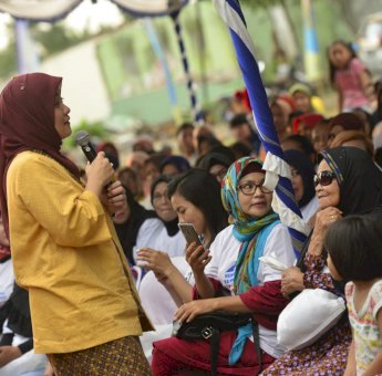 Kunjungi Bara-Barayya, Ini yang Dilakukan Aliyah Mustika
