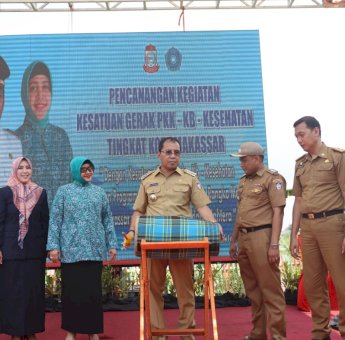 Danny Resmi Canangkan Kesatuan Gerak PKK- KB-Kesehatan 2018 Tingkat Kota Makassar