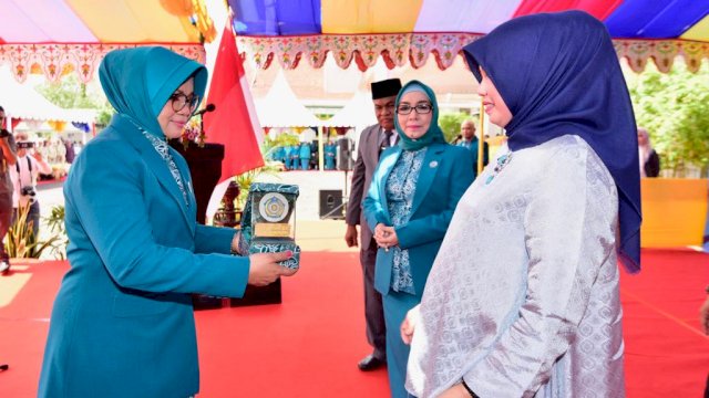 Pelantikan Ketua PKK dan Dekranasda Kabupaten Bone, di Rumah Jabatan Bupati Bone, Rabu (24/10/2018).