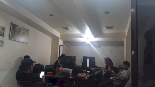 Suasana Ruang Media Center yang saat ini digunakan wartawan untuk mengolah berita, Jumat (26/10/2018).