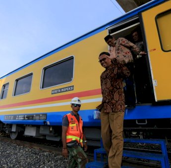 Mendadak, Gubernur NA Tinjau Proyek Rel Kereta Api Trans Makassar-Parepare