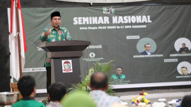 Wali Kota Makassar Moh Ramdhan Pomanto memberikan sambutan pada Seminar Nasional Dalam Rangka Milad KAHMI ke-52 di Barunga Anging Mammiri, Rujab Walikota Makassar, Sabtu (28/10/2018).