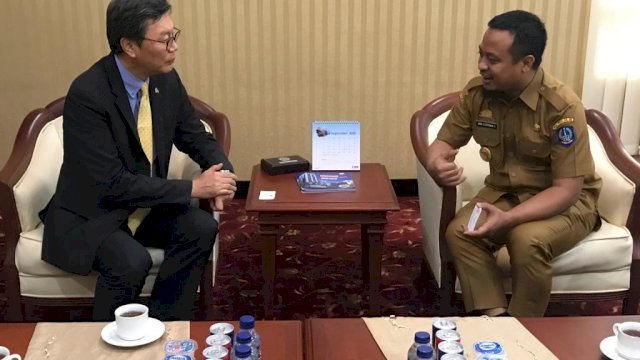 Pertemuan Duta Besar Korea Selatan, Kim Chang-beom dan Wakil Gubernur Sulsel Andi Sudirman Sulaiman di Kantor Gubernur, Senin (29/10/2018).