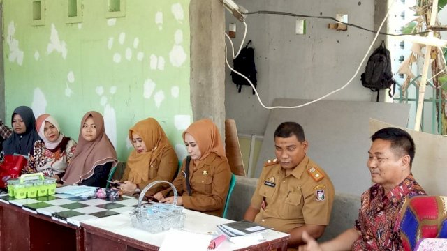 Kegiatan pembinaan poktan tribina untuk persiapan Lomba P2K3 oleh Dinas Pengendaliam Penduduk dan Keluarga Berencana kota Makassar, Selasa (16/10/2018).