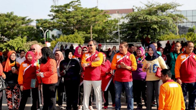 Walikota dan Wakil Walikota Makassar Moh. Ramdhan Pomanto dan Syamsu Rizal saat pembukaan Pekan Olahraga sebagai rangkaian menyambut peringatan hari jadi Kota Makassar ke 411, di Lapangan Karebosi, Jumat (02/11/2018).