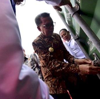 Gubernur Sulsel Lepas Ekspor Perdana Langsung dari Makassar ke Eropa dan Amerika