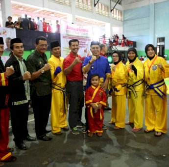 Di Pembukaan Kejuaraan Nasional Pencak Silat dan Tapak Suci, Ini Pesan Deng Ical