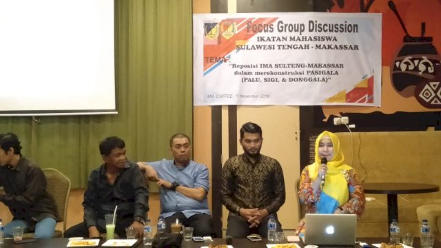 Focus Group Discussion Ikatan Mahasiswa Sulawesi Tengah - Makassar dengan menghadirkan Walikota Palu Periode 2005-2010, H. Rusdi Mastura, Minggu (11/11/2018) malam.