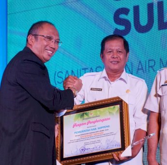 Soppeng Raih Penghargaan Sanitasi Saoraja AMPL Award 2018