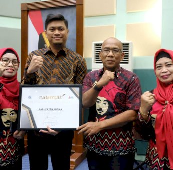 Sukses Kembangkan UMKM, Pemda Gowa Raih Penghargaan Piala Natamukti 2018