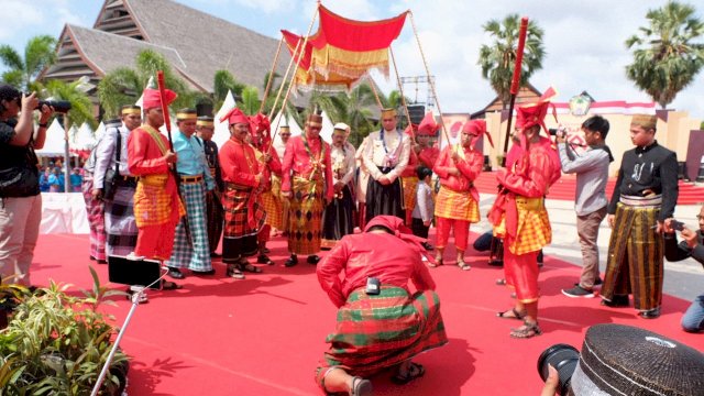 Serahkan Penghargaan Pada Puncak Peringatan HJG ke-698, Ini Kata Adnan