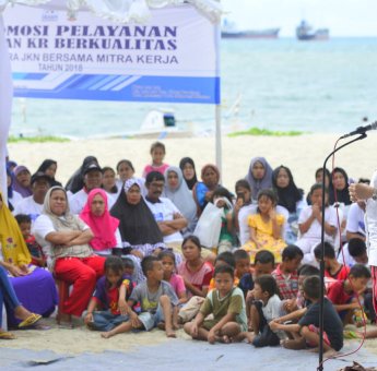 Aliyah Mustika Ajak Warga Pulau Lae-Lae Ber KB