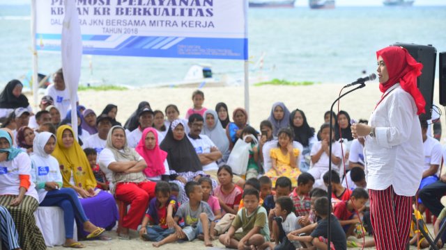 Anggota Komisi IX DPR RI, Aliyah Mustika Ilham menggelar sosialisasi bersama BKKBN Sulsel di Pulau Lae-Lae, Minggu (18/11/2018).