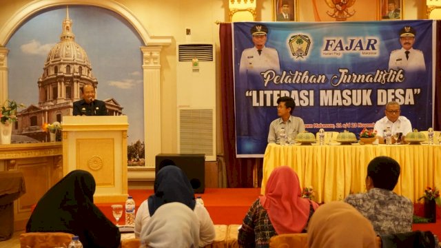 Pelatihan Jurnalistik oleh Dinas Pemberdayaan Masyarakat Desa bekerjasama dengan Bagian Humas dan Kerjasama Setkab Gowa dan salah satu media cetak di Kota Makassar, di Hotel Grand Town Makassar, Rabu (21/11/2018).