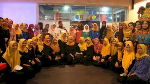 Peringatan Hari Lahir Korps Pergerakan Mahasiswa Islam Indonesia Puteri Kabupaten Gowa di Red Corner Kafe, kota Makassar, Senin (26/11/2018).