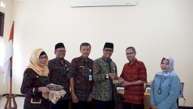 PBG Kabupaten Gowa melakukan studi banding dengan PBG Tuban untuk pengembangan profesi guru dan tenaga pendidikan, di Kantor Dinas Pendidikan Kabupaten Tuban, Jawa Timur, Selasa (27/11/2018).