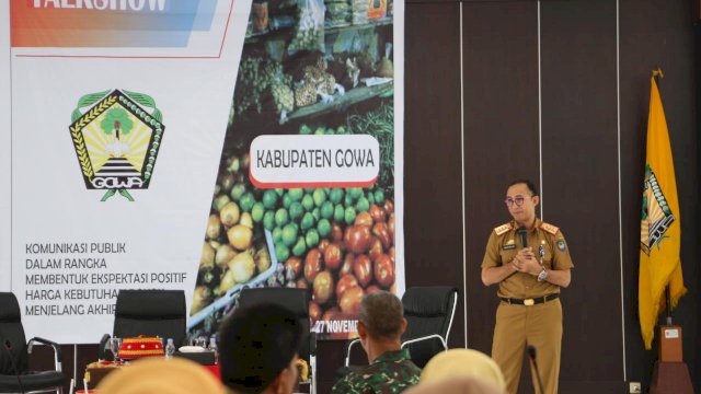 Sekda Kabupaten Gowa, H. Muchlis membuka Talkshow dalam rangka pelaksanaan kegiatan penajaman tugas TPID Kabupaten Gowa Tahun 2018, yang diselenggarakan di Baruga Tinggimae, Rumah Jabatan Bupati Gowa, Selasa (27/11/2018).