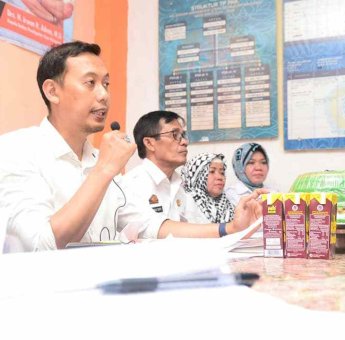 Kepala DPPKB Makassar Tekankan Pelaksanaan Program KB Kepada Kader