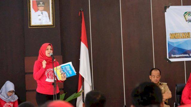 Ketua TP PKK Kabupaten Gowa Priska Paramita Adnan membuka Sosialisasi Pengenalan, Pencegahan dan Penanganan Stunting se-Kecamatan Bontonompo, di Baruga Tinggimae Rumah Jabatan Bupati Gowa, Senin (03/12/2018).