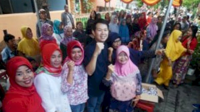 Wakil Ketua DPRD Kota Makassar, Erick Horas menggelar Reses di Kompleks Minasaupa, Kecamatan Rappocini, Selasa (04/12/2018).