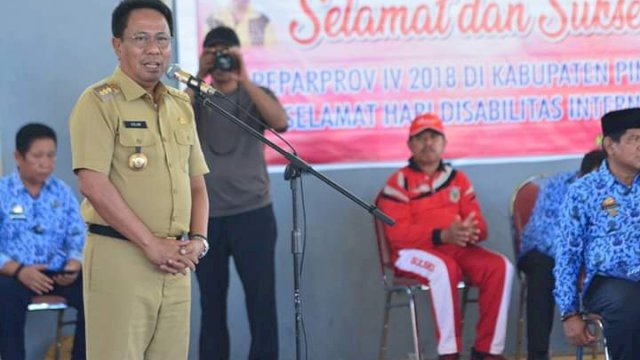 Bupati Pinrang, Aslam Patonangi menutup Pekan Olahraga Paralympic tingkat Provinsi di Lapangan Indoor Kantor Bupati Pinrang, Senin (03/12/2018).