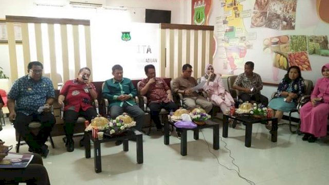 Talkshow bincang-bincang Bumi Lasinrang yang digelar oleh Bagian Humas dan Protokol Pemkab Pinrang di Ruang Pusat Informasi dan Pengaduan, Kamis (06/12/2018).
