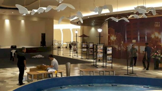 Pameran Foto 100 hari Prof Andalan membangun Sulsel dipamerkan di Trans Studio Mall Makassar, Jumat (07/12/2018).