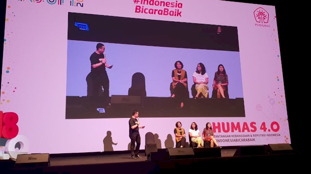 Kepala Biro Humas dan Protokol Setda Provinsi Sulsel, Devo Khaddafi menjadi moderator pada Konvensi Nasional Perhimpunan Humas Indonesia yang dilaksanakan di XXI Balroom The Jakarta Theater, Senin (10/12/2018).