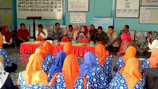 Rombongan BKKBN Provinsi Sulsel mengunjungi Kampung KB Kelurahan Panampu, Kecamatan Tallo, Kota Makassar, Rabu (12/12/2018).