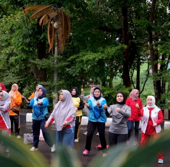 Sambut HUT ke-19, DWP Kabupaten Gowa Gelar Senam Bersama