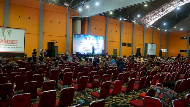 Suasana Musrembang RPJMD Provinsi Sulawesi Selatan yang berlangsung di gedung Celebes Convention Center Tanjung Bunga Makassar, banyak kursi yang kosong, Kamis (20/12/2018).