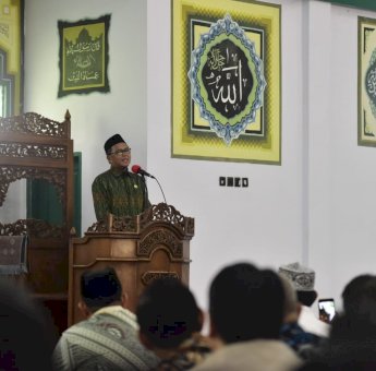 Gubernur Sulsel : Tolong Makmurkan Mesjid