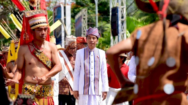 Presiden Republik Indonesia Joko Widodo menghadiri perayaan Natal bersama di Tana Toraja, Minggu (23/12/2018).