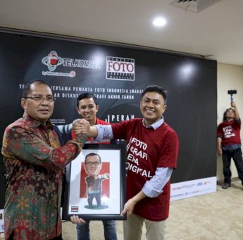 Buka Diskusi Akhir Tahun PFI, Danny : Foto Berperan Penting Dalam Kemajuan Makassar