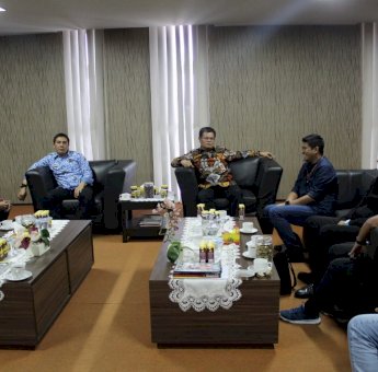 Bersama Rektor UNM, Deng Ical Ajak Warga Makassar Saksikan Film Anak Muda Palsu