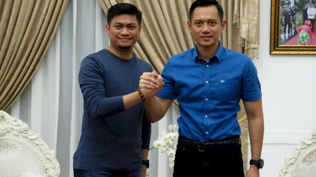 Komando Satuan Tugas Bersama (Kogasma) Partai Demokrat salam komando bersama Bupati Gowa, Adnan Purichta Ichsan, di Rumah Jabatan Bupati Gowa, Minggu (20/01/2019).