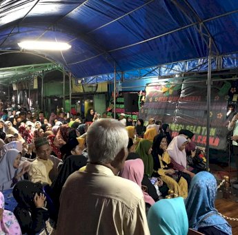 Hadiri Takziah Almarhumah Isteri Ustad Maulana, Adnan Sampaikan Rasa Duka