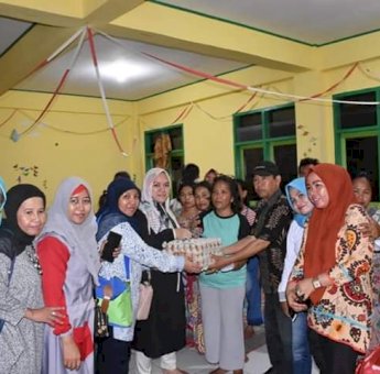 PKK Kecamatan Panakkukang Salurkan Bantuan di Tiga Kelurahan Terdampak Banjir