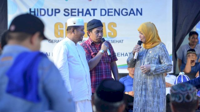 Anggota Komisi IX DPR RI Aliyah Mustika Ilham menggelar sosialisasi Gerakan Masyarakat Hidup Sehat di Kelurahan Benteng, Kecamatan Bangkala, Kabupaten Jeneponto, Jumat (25/01/2019).