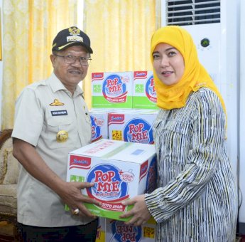 Aliyah Mustika Beri Bantuan Korban Banjir Bandang di Jeneponto