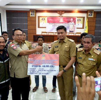 Kemensos RI Beri Santunan Kematian Pada Korban Banjir dan Tanah Longsor di Gowa